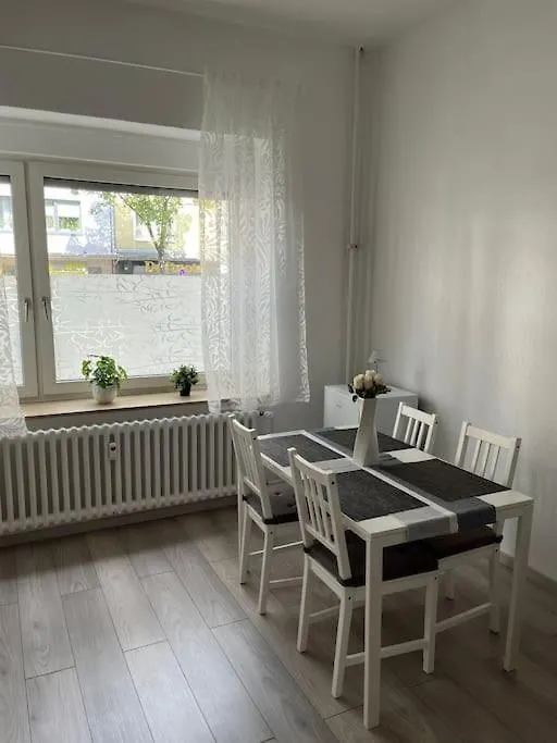 Zentrale Duesseldorf City 2 Zimmerwohnung 0*, Ντίσελντορφ